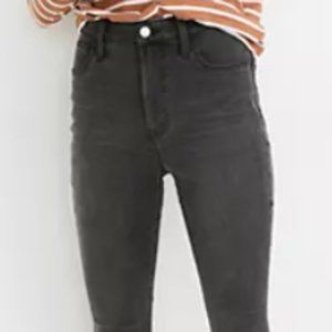 Madewell 9" Mid-Rise Roadtripper Supersoft Jeans in Ashmont Wash